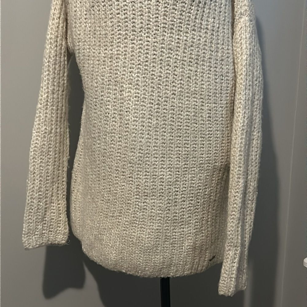 Abercrombie and Fitch Medium cable knit sweater - Picture 2 of 4